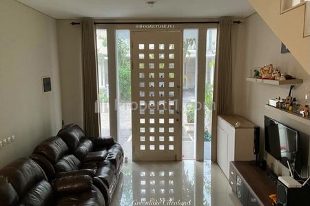 Sewa Rumah Asri The Greenlake Citraland Wiyung Surabaya Barat