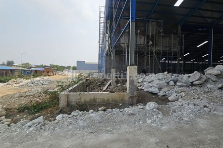 Sewa Gudang Baru di Kawasan Industri Delta Silikon 3, Dekat GIIC, KITIC, Jababeka, Deltamas, Luas 15000m2 Bangunan 10000m2, Parkir Luas, Bekasi Jabar