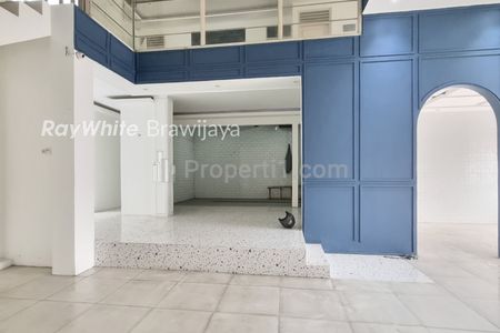 Dijual Rumah Siap Huni di Kramat Pela, Kebayoran Baru, Jakarta Selatan - Jalan Lintas Utama Cocok untuk Komersil