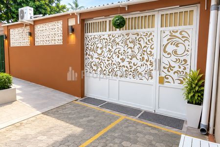 Dijual Rumah Seken Lokasi Strategis di Peninggilan, Ciledug, Tangerang