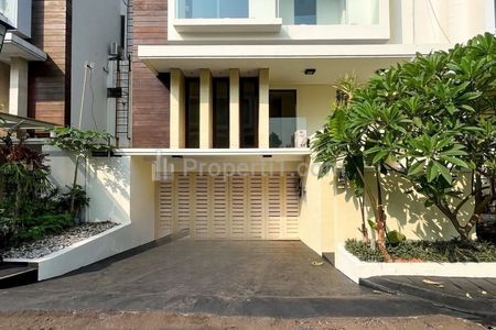 Dijual Rumah Modern Minimalist Dalam Townhouse Exclusive Dekat Gonzaga di Pejaten Barat Raya Kemang, Jakarta Selatan