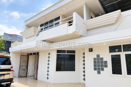 Dijual Rumah Harga di Bawah Pasar di Green Garden, Jakarta Barat