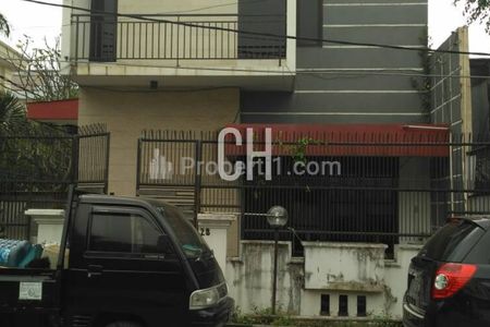 Jual Rumah di Duri Kepa, Kebon Jeruk, Jakarta Barat – Luas Tanah 190 m2 Luas Bangunan 380 m2