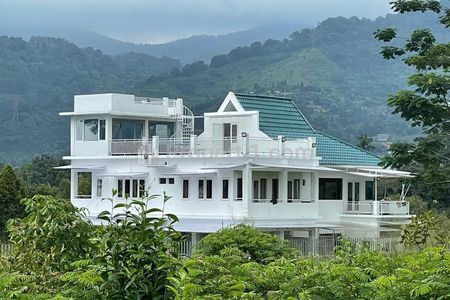 Jual Villa Cantik Strategis Full Furnished di Puncak, Bogor, Dekat Area Wisata Gunung Mas