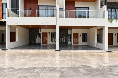 Dijual Rumah Strategis Dekat Tol dan Stasiun Cibubur Jakarta Timur