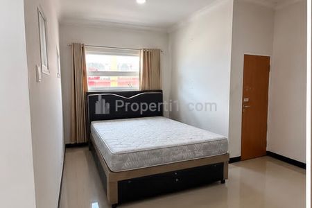 Dijual Rumah 2 Miliaran Area Dian Istana Residence Wiyung Surabaya Barat - Rumah Plus Kantor Perum Wiyung Permai Bonus Semi Furnished Modern