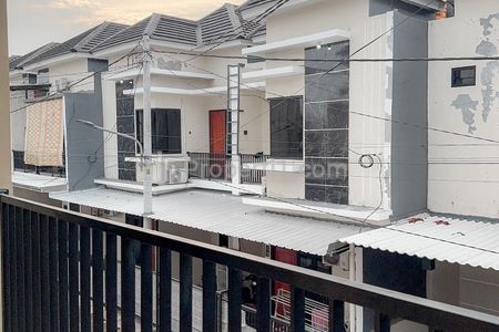Dijual Rumah Kost Aktif Mahasiswi di Nol Jalan Raya Medokan Sawah, Rungkut, Surabaya Timur