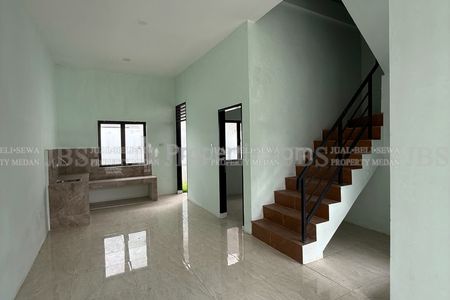 Rumah 2,5 Tingkat Dijual di Komplek Green Park Type Orchid Jalan STM Ujung - Titikuning, Medan