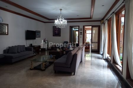 Dijual Rumah Murah Bagus 2 Lantai SHM Cash Only dengan Kolam Renang di Emesde, Kemang Selatan, Cilandak, Jakarta Selatan