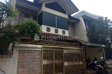 Jual Rumah 2 Lantai Siap Huni di Palmerah, Jakarta Barat, Dekat ke Central Park