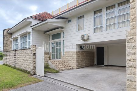 Jual Rumah Siap Huni 1.5 Lantai di Wiyung Brantas Surabaya Barat SHM Dekat Pintu Tol Gunungsari