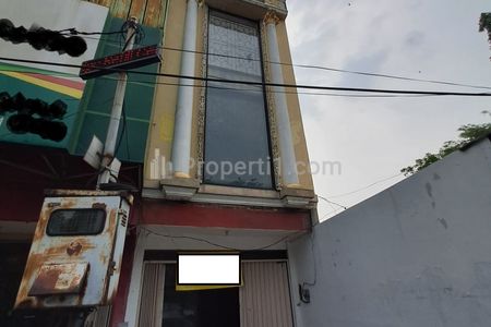 Sewa Ruko 2.5 Lantai Lokasi Strategis Cocok Usaha di Raya Manyar, Surabaya Timur Dekat Gubeng Mulyorejo