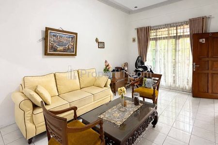 Jual Rumah 2 Lantai Strategis Siap Huni di Pejaten Timur, Pasar Minggu, Jakarta Selatan, Dekat ke Tol TB Simatupang