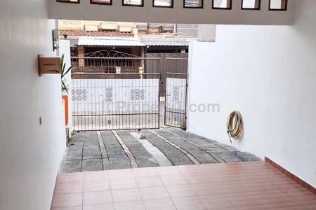 Disewakan Rumah Luas dan Strategis Dalam Komplek di Cinere, Depok