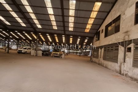 Jual Gudang SHM, Lebar Muka 181m Bekas Pabrik Karoseri Luas 2,9 Hektar Bangunan 2,2 Hektar Perlu Renovasi di Raya Serang Cikupa Tangerang Banten