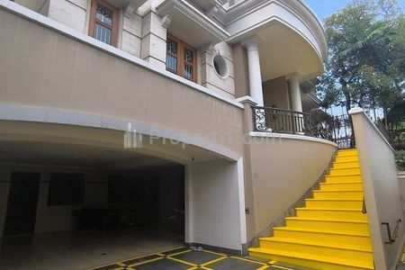 Dijual Rumah Mewah Semi Furnished di Cempaka Putih Tengah Jakarta Pusat