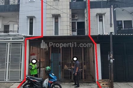 Dijual Ruko 3 Lantai SHM Cash Only di Wijaya Kusuma, Grogol Petamburan, Jakarta Barat