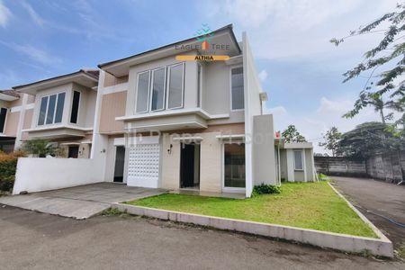 Tampak depan