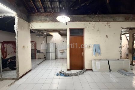 Dijual Rumah Tua di Taman Alfa Indah, Kembangan Jakarta Barat