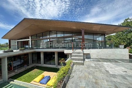 Penampakan  Villa