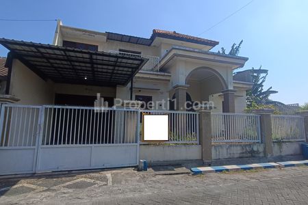 Sewa Rumah Rungkut Mapan Tengah Dekat MERR, Pandugo, Surabaya Timur