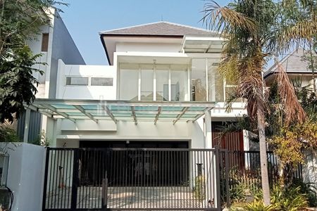 Disewakan Rumah Mewah Baru Graha Famili Blok FF Wiyung Surabaya Barat