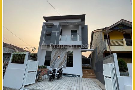 Dijual Rumah 2 Lantai Palagan Utara Hyatt SHM PBG Ready LT 132 LB 130 Dekat Mall SCH