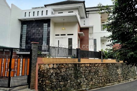 Rumah Disewakan di Bukit Cinere dekat Tol Brigif - Luas Tanah 140 m2 - Luas Bangunan 200 m2