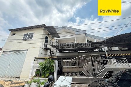 Dijual Rumah Aset Lelang Jalan Darmo Baru Barat Surabaya LT 323m2 SHM