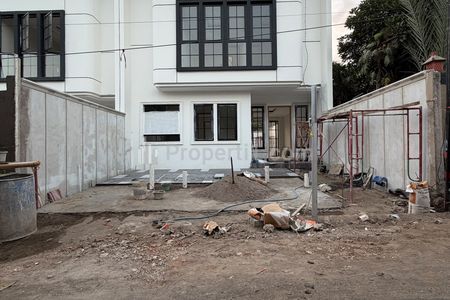 Jual Rumah Mewah Modern Area Jl. Kaliurang Km 8 Yogyakarta Dekat UGM Sleman
