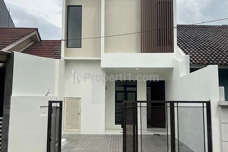 Jual Rumah Baru Gaya Modern Tropis Minimalis Lantai Full Granit 3 Kamar Tidur 3 Kamar Mandi Carport Lingkungan Tenang Nyaman Aman di Arcamanik Bandung