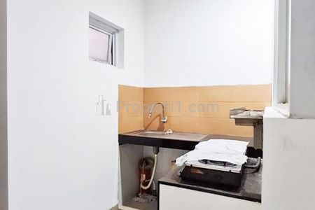 Jual Rumah Hook di Kebon Jeruk Intercon, Srengseng, Kembangan, Jakarta Barat