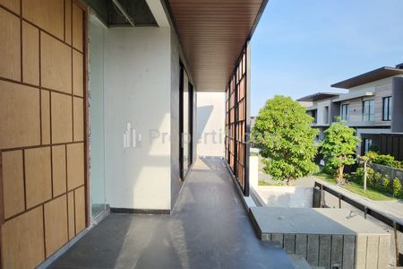 Dijual Private Pool Rumah Waterfront Citraland Surabaya Barat - Plus Lapangan Basket - Dekat Universitas Ciputra, Hokky Buah
