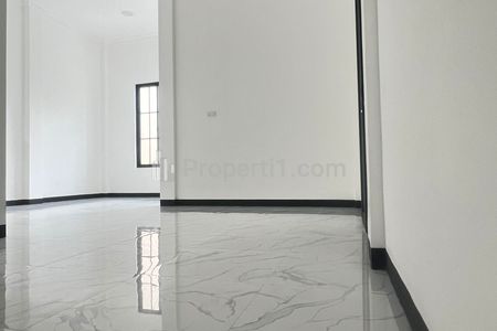 Dijual Rumah Baru Babatan Pantai Timur Surabaya Lebar 9m Row 3 Mobil