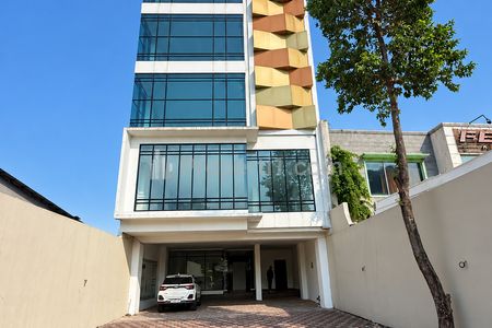 Dijual Gedung Baru Lokasi Strategis di Dewi Sartika Jakarta Timur