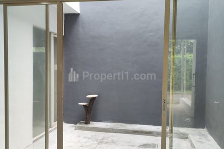 Dijual Rumah 2 Lantai Lakarsantri Surabaya Barat Lebar 8m One Gate