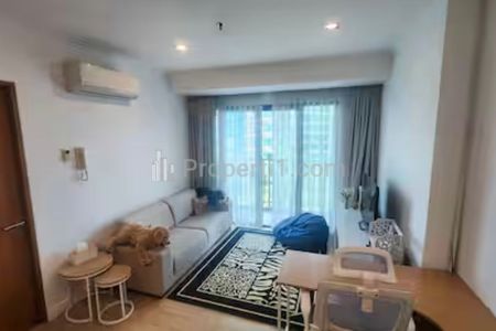 For Rent Apartemen Hamptons Park Type 2BR Good Furnished