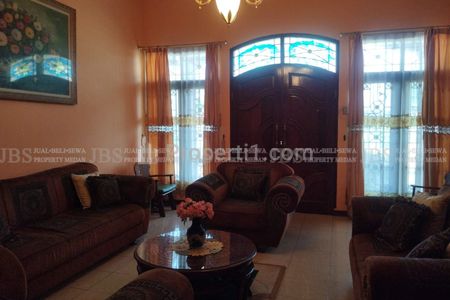 Dijual Rumah di Jalan Bunga Tanjung XI Medan Kondisi Siap Huni