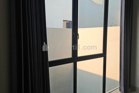 Disewakan Rumah Dempsey Hill Citraland Surabaya Rooftop Lake View