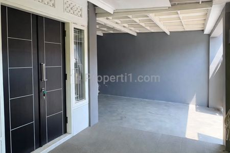 Pintu Depan