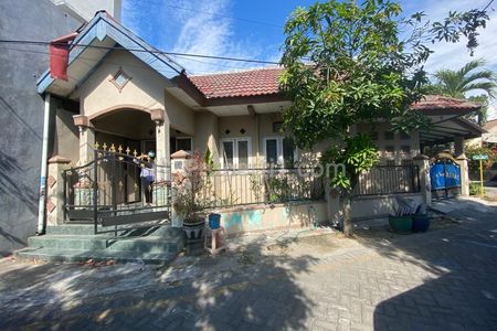 Tampak depan