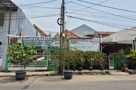 Dijual Murah Rumah Tua Luas Cocok untuk Usaha Kosan Dekat Pasar Anyar Tangerang Kota