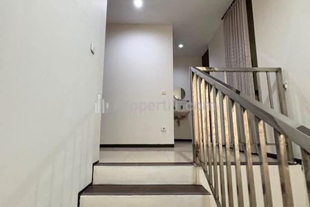 Dijual Rumah Terawat Greenwood Citraland Surabaya Hadap Utara