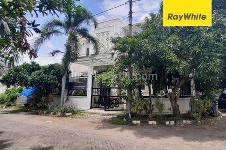 Dijual Rumah Aset Lelang Permata Safira Regency Lakarsantri Surabaya LT 204m2 SHM