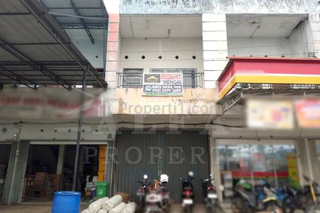 Jual Murah Ruko Strategis Halaman Sangat Luas Siap Usaha di Jalan Major Alianyang, Pontianak