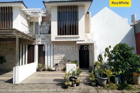 Dijual Rumah Aset Lelang Dian Istana Wiyung Surabaya LT 90m2 SHGB