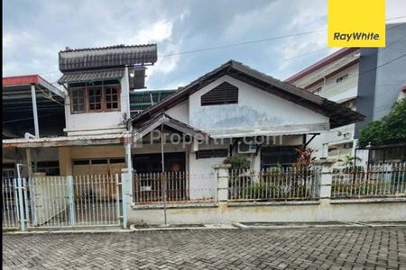 Dijual Rumah Aset Lelang Griya Babatan Mukti Wiyung Surabaya LT 223m2 SHM