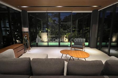 Jual Rumah Dalam Townhouse Kemang, Jakarta Selatan - Ada Kolam Renang & Lift