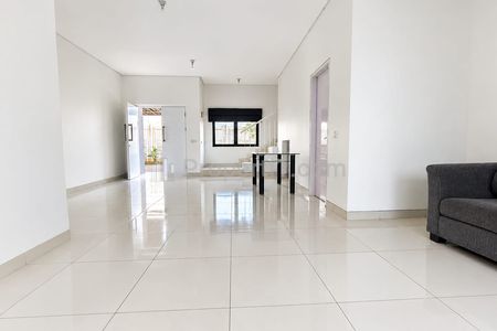 Disewakan Rumah 2 Lantai 3 Kamar di JGC Jakarta Timur