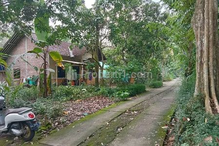 Dekat rumah warga